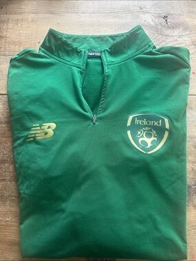 New Balance Green Ireland Football Top with Gold Logos